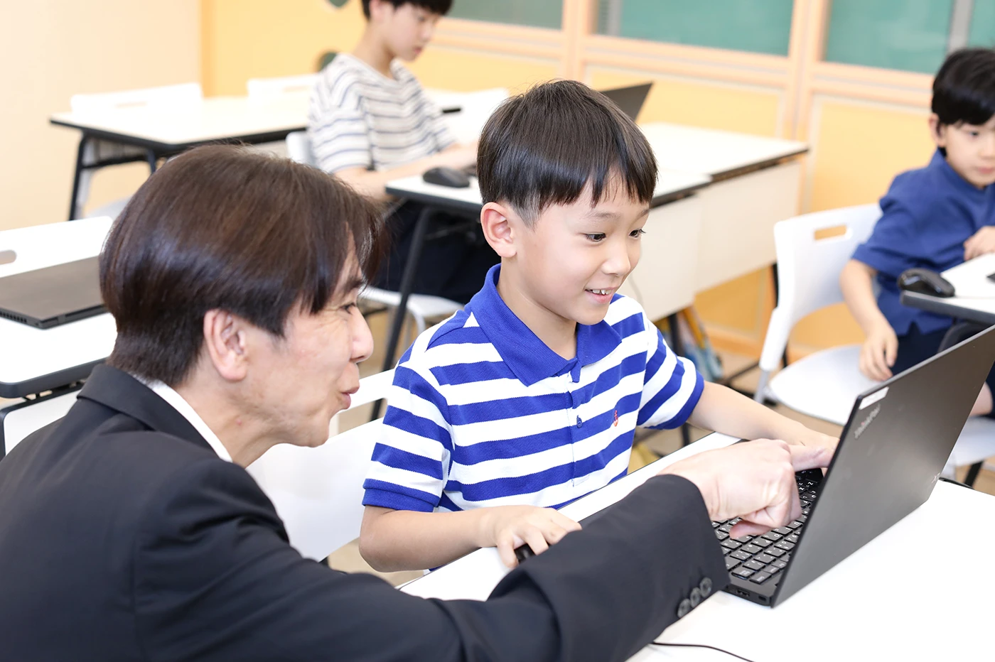 もしつまずいても講師がしっかりサポート